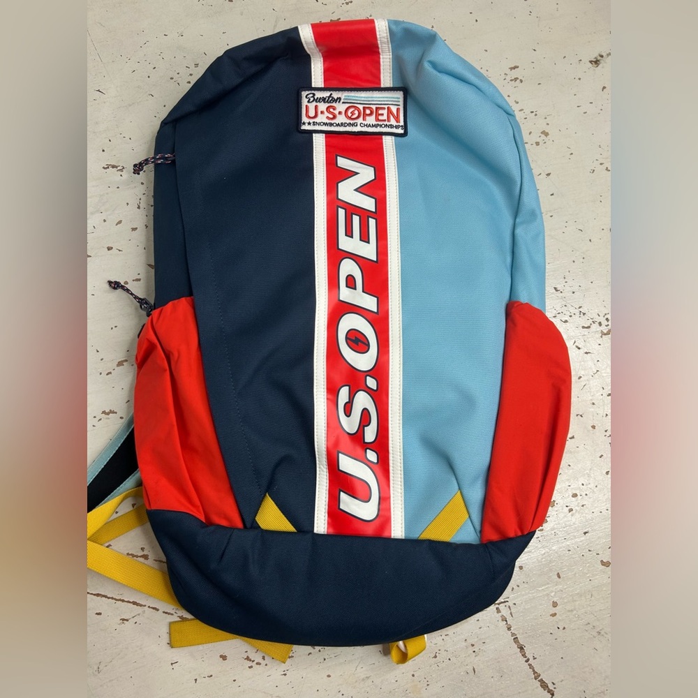 .

BRAND NEW - NEVER USED - US OPEN - BURTON - BackPack Size: